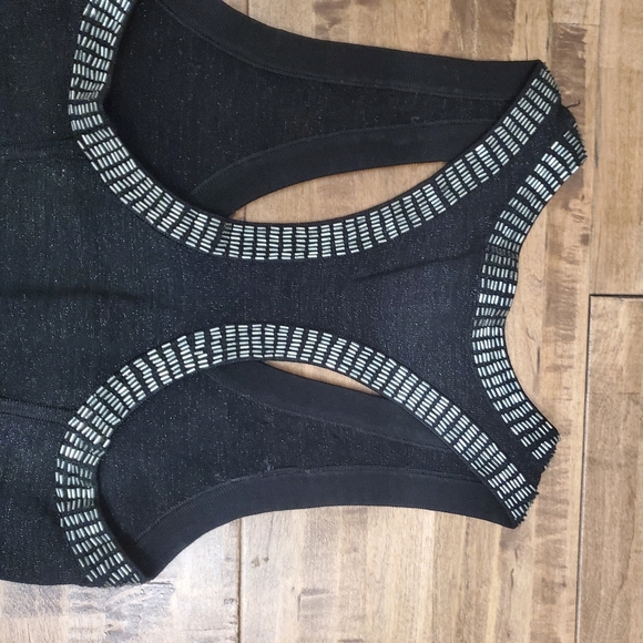 Black sexy racer back Guess dress - Picture 3 of 4